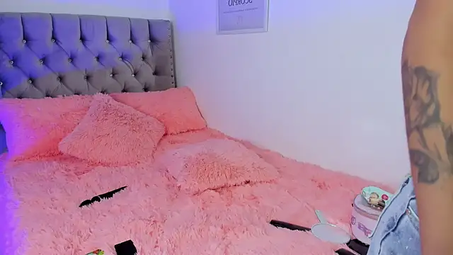 MafeOlimpo online show from September 24, 2025, 7:42 pm