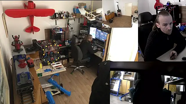 Snapshot of Happy_Michal chatting on November 30, 2025, 9:10 am Happy Michal online show from November 30, 2025, 9:10 am