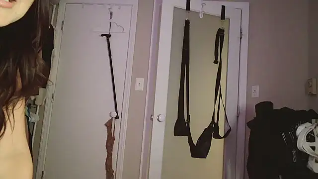 Tipsy Toes Daisy online show from January 24, 2025, 4:05 am