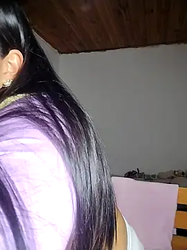 KATYGONZALEZ online show from May 15, 2026, 11:47 pm