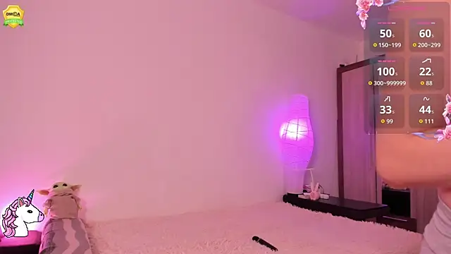 Snapshot of EvaUniporn chatting on October 21, 2025, 4:39 pm EvaUniporn online show from October 21, 2025, 4:39 pm