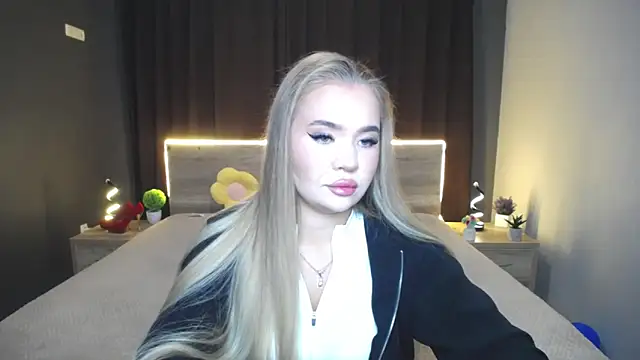 Snapshot of StacyYellig chatting on October 7, 2025, 7:04 pm StacyYellig online show from October 7, 2025, 7:04 pm