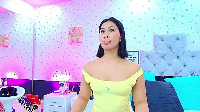 Snapshot of JulietaReyess chatting on June 16, 2026, 12:05 pm JulietaReyess online show from June 16, 2026, 12:05 pm