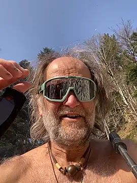 Snapshot of artXhibitor chatting on March 8, 2026, 1:36 pm artXhibitor online show from March 8, 2026, 1:36 pm