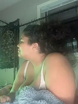 Snapshot of KittyLoroi chatting on November 5, 2025, 5:43 am KittyLoroi online show from November 5, 2025, 5:43 am