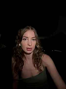 EvieEvans online show from November 10, 2025, 4:45 pm