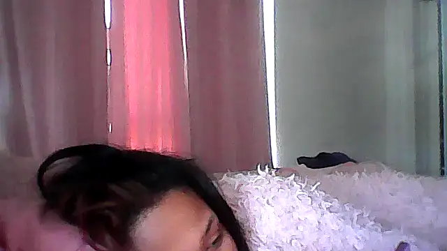 dreamthegoddess online show from April 30, 2026, 4:14 pm