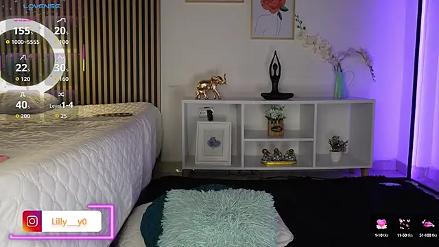 LillyDolls23 online show from September 12, 2025, 12:49 pm