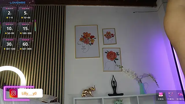 LillyDolls23 online show from October 1, 2025, 11:58 am