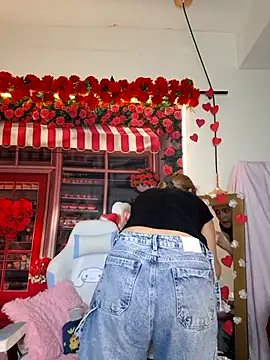 Snapshot of NaomiShimizu chatting on February 16, 2026, 8:51 pm NaomiShimizu online show from February 16, 2026, 8:51 pm