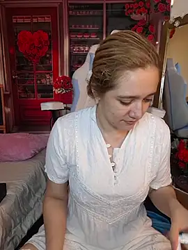 Snapshot of NaomiShimizu chatting on February 7, 2026, 7:44 pm NaomiShimizu online show from February 7, 2026, 7:44 pm