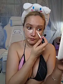 NaomiShimizu online show from December 17, 2025, 9:31 pm