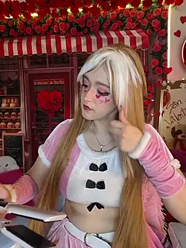 Snapshot of NaomiShimizu chatting on February 12, 2026, 9:14 pm NaomiShimizu online show from February 12, 2026, 9:14 pm