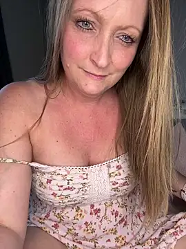 HoneyBluex online show from March 22, 2026, 5:25 pm