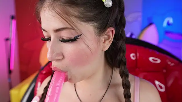 miss  pamela online show from February 12, 2026, 10:04 am