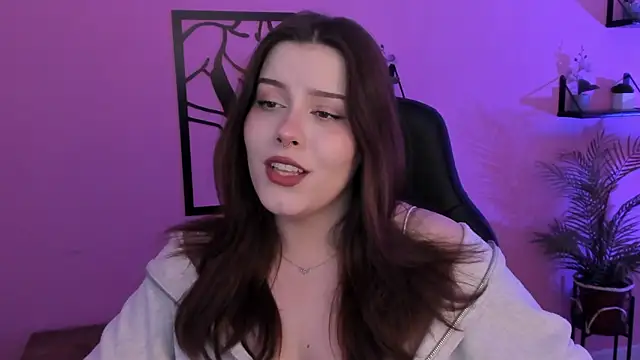 CoralineKeyns online show from March 3, 2025, 8:41 am