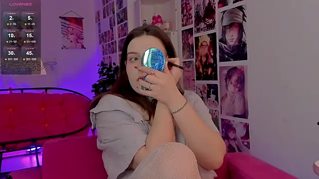 CoralineKeyns online show from March 21, 2025, 5:21 am