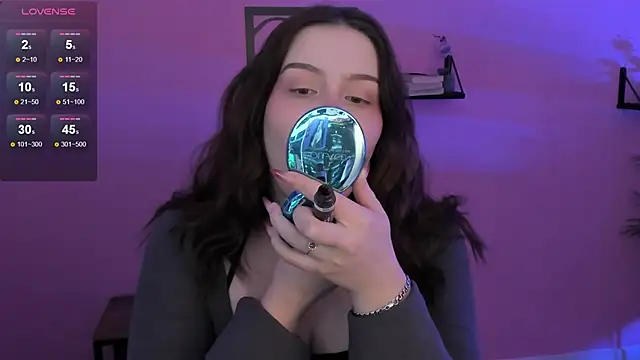 CoralineKeyns online show from February 19, 2025, 5:27 am