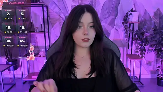 CoralineKeyns online show from September 24, 2025, 5:47 am