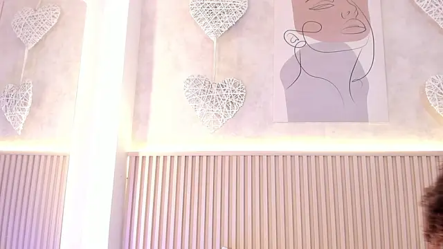 daiana curly online show from September 17, 2025, 7:05 pm