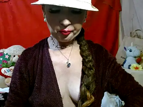hottieperla online show from February 3, 2026, 7:30 pm
