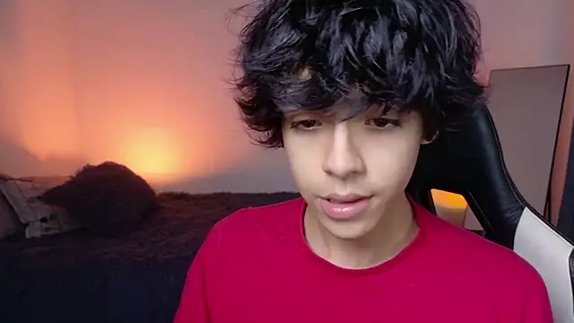 Alan26  online show from April 18, 2026, 7:18 pm