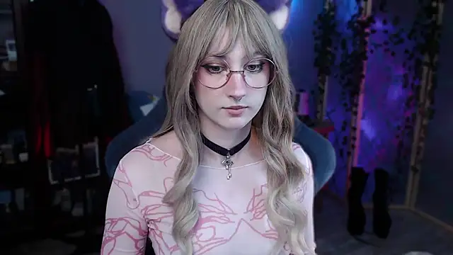 Snapshot of Rory_Pink chatting on March 18, 2025, 1:01 pm Rory Pink online show from March 18, 2025, 1:01 pm