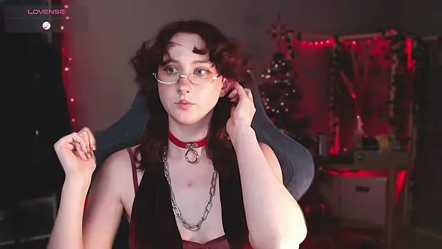 Snapshot of Rory_Pink chatting on December 11, 2024, 8:28 pm Rory Pink online show from December 11, 2024, 8:28 pm