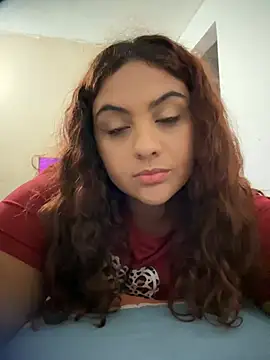 Snapshot of Lynna-pvuline chatting on April 15, 2026, 2:39 am Lynna-pvuline online show from April 15, 2026, 2:39 am