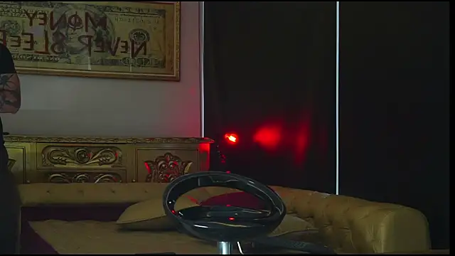 dantecoppolaa  online show from November 11, 2025, 10:37 pm