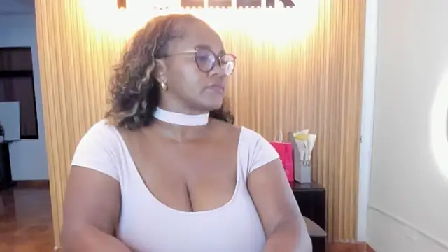 Snapshot of AliciaMiilf chatting on February 11, 2025, 3:08 am AliciaMiilf online show from February 11, 2025, 3:08 am