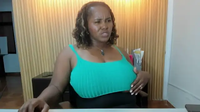 Snapshot of AliciaMiilf chatting on February 11, 2025, 10:07 pm AliciaMiilf online show from February 11, 2025, 10:07 pm