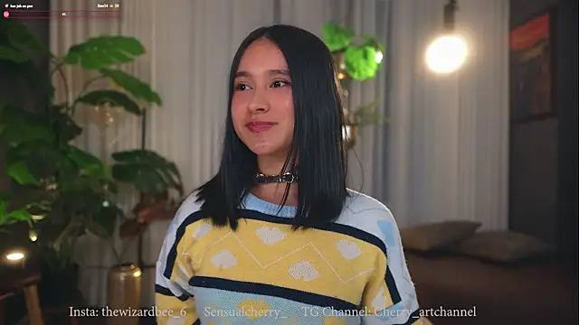 Snapshot of Miss_beee chatting on November 15, 2025, 12:58 am Miss beee online show from November 15, 2025, 12:58 am