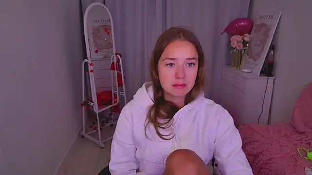 LovelyJessie online show from February 18, 2026, 1:40 pm