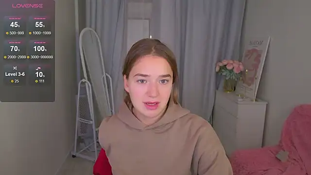 LovelyJessie online show from November 14, 2025, 1:48 pm