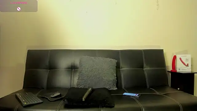 Julieta Wall  online show from February 25, 2025, 11:04 pm