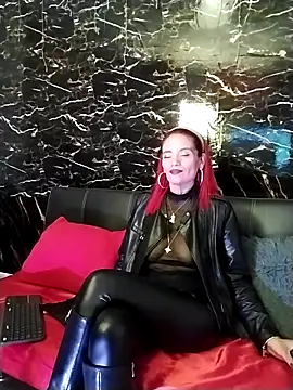 Julieta Wall  online show from September 19, 2025, 11:25 am