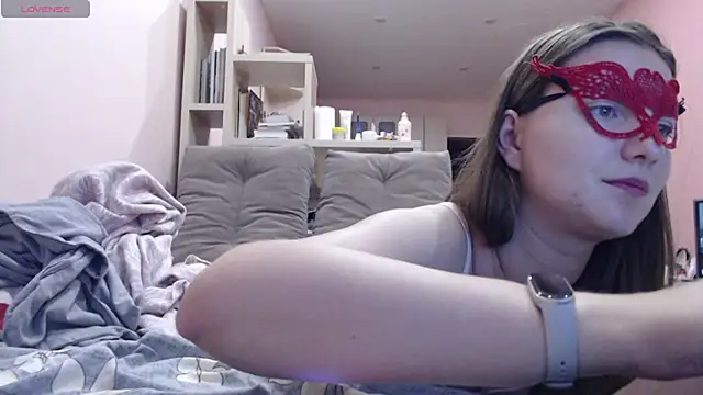 Snapshot of A2ure chatting on July 13, 2026, 2:16 pm A2ure online show from July 13, 2026, 2:16 pm