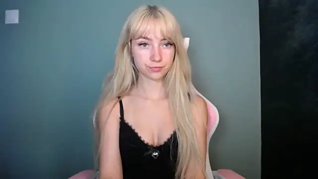 LuciaYoung online show from June 2, 2026, 6:57 am