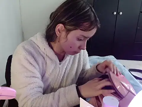  annie rosse online show from February 10, 2026, 8:19 pm