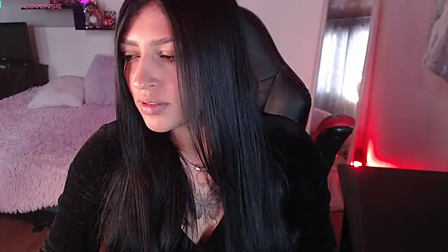 MissDennise online show from September 25, 2025, 7:42 pm