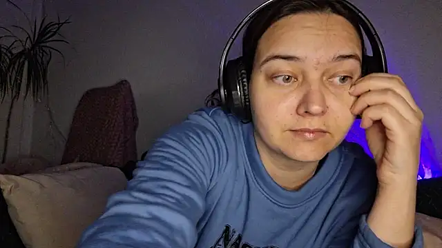 Cyndee Winter online show from November 24, 2025, 3:45 pm