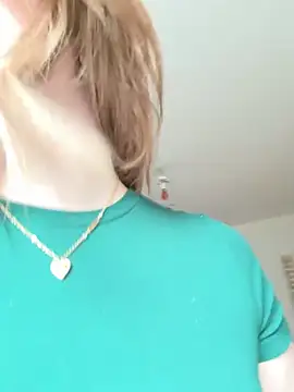 Snapshot of MaribelRiver chatting on March 8, 2025, 4:06 pm MaribelRiver online show from March 8, 2025, 4:06 pm