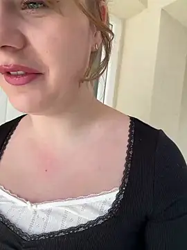 Snapshot of MaribelRiver chatting on March 22, 2025, 2:47 pm MaribelRiver online show from March 22, 2025, 2:47 pm