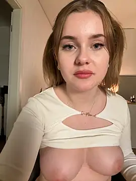 Snapshot of MaribelRiver chatting on October 1, 2025, 9:29 pm MaribelRiver online show from October 1, 2025, 9:29 pm