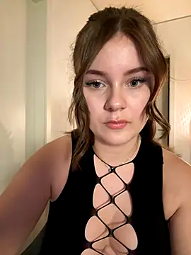 Snapshot of MaribelRiver chatting on November 14, 2025, 5:27 pm MaribelRiver online show from November 14, 2025, 5:27 pm