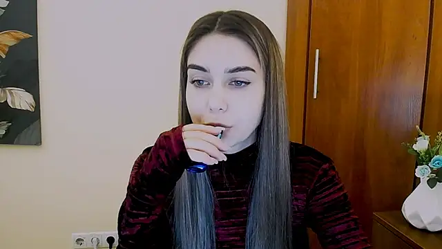 Snapshot of Lili_magic chatting on February 5, 2025, 3:42 pm Lili magic online show from February 5, 2025, 3:42 pm