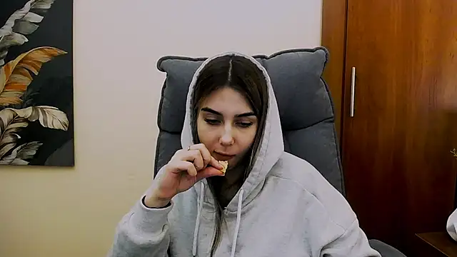 Snapshot of Lili_magic chatting on February 11, 2025, 3:29 pm Lili magic online show from February 11, 2025, 3:29 pm