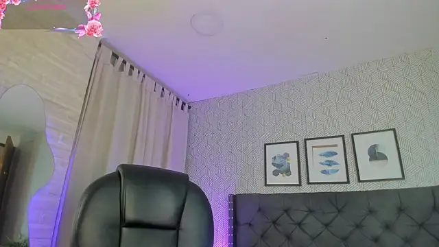 Snapshot of emma__smith1 chatting on March 22, 2025, 10:49 am emma smith1 online show from March 22, 2025, 10:49 am