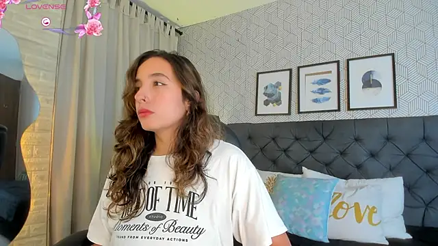 Snapshot of emma__smith1 chatting on March 12, 2025, 12:36 pm emma smith1 online show from March 12, 2025, 12:36 pm